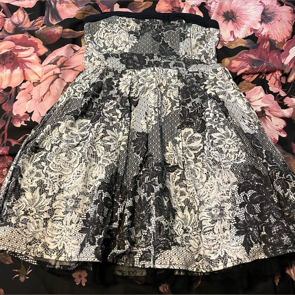 Angie - Black and White Strapless Dress with Tulle Slip Size: M